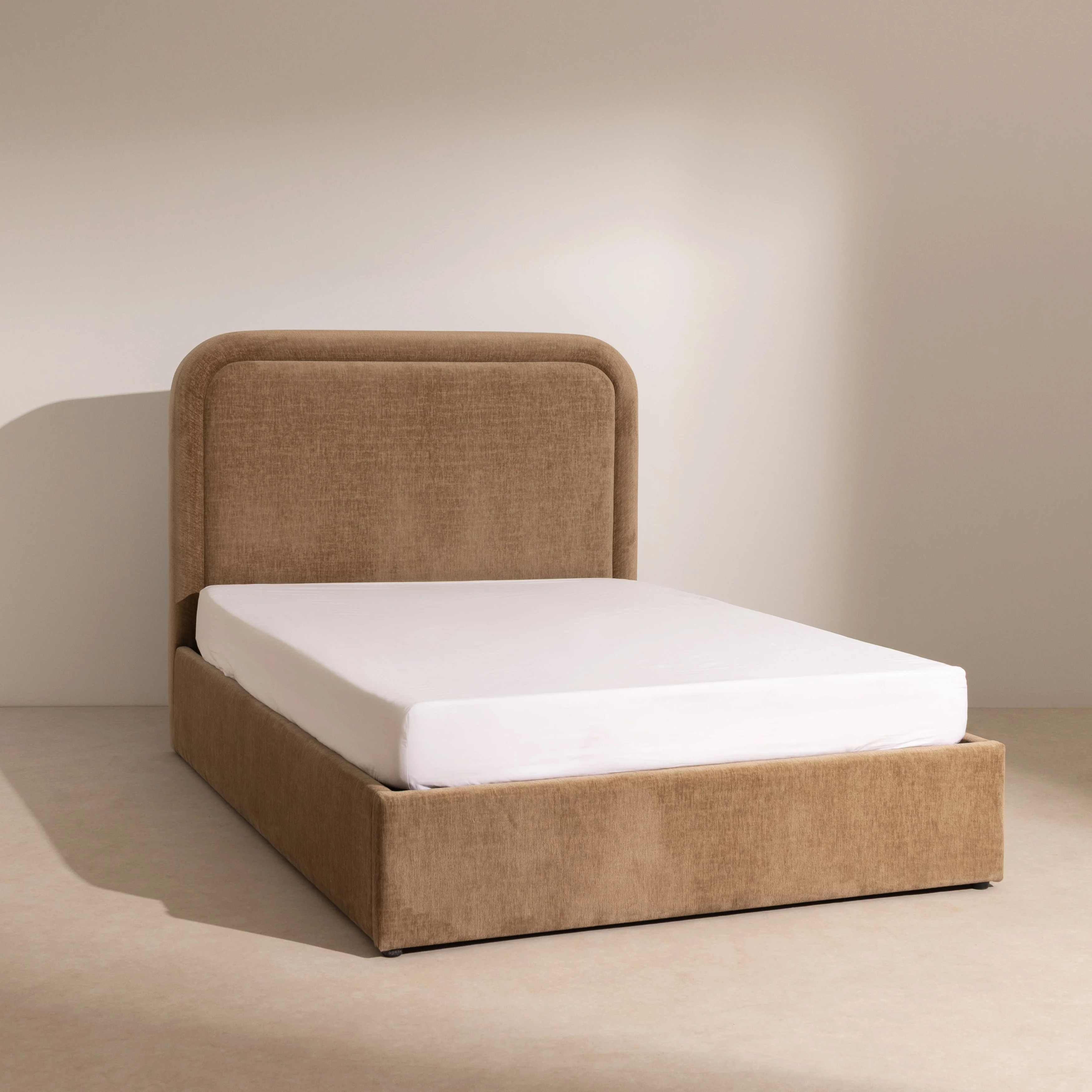 Arched Bed - Caramel