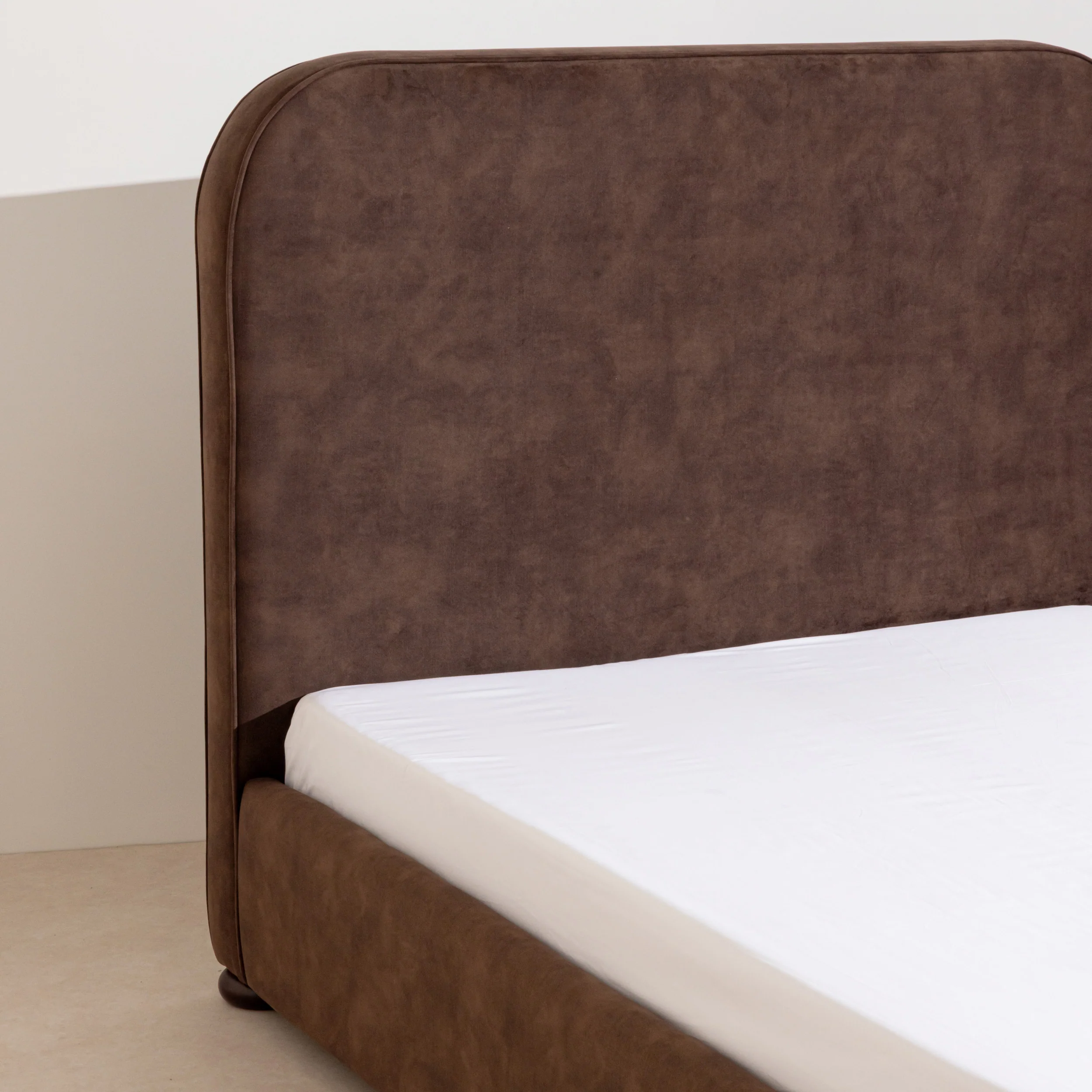 Curve Bed - Chocolate - Image 5