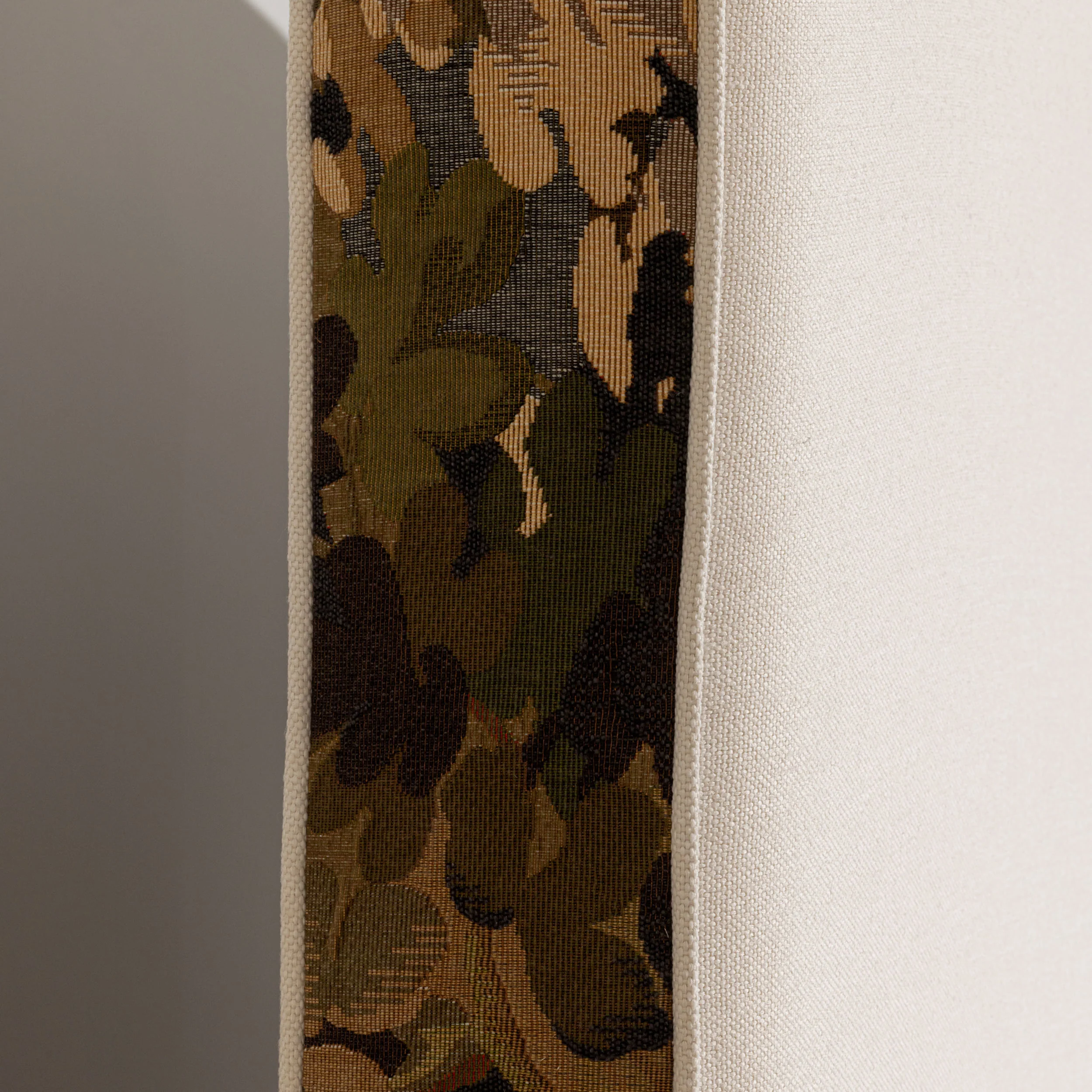 Curve Bed - Ivory - Image 11
