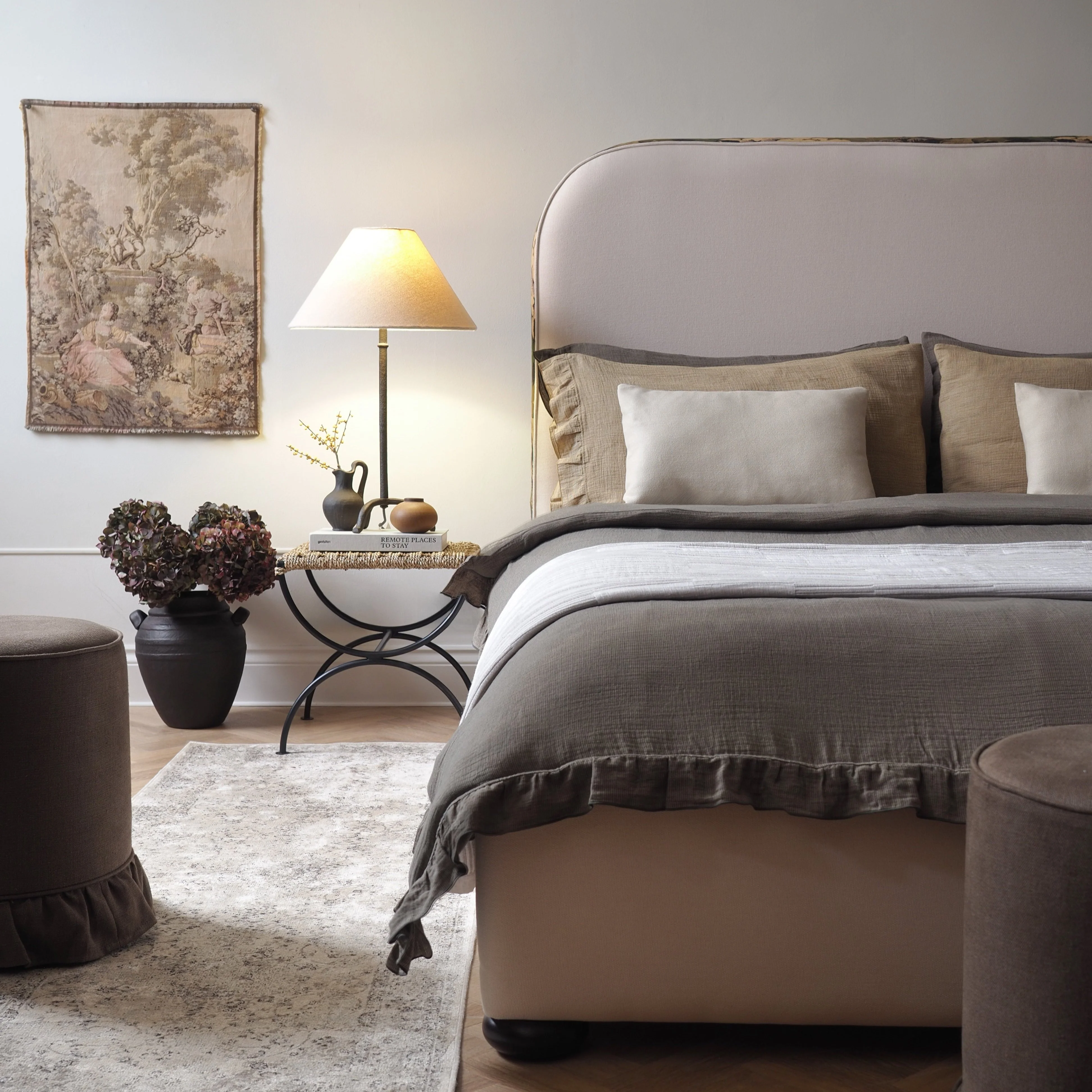 Curve Bed - Ivory - Image 3