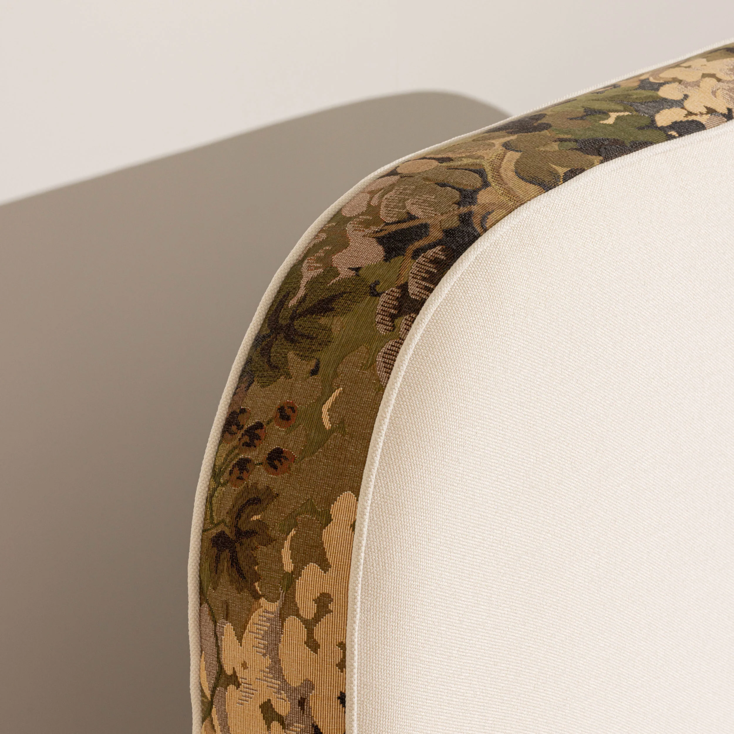 Curve Bed - Ivory - Image 4