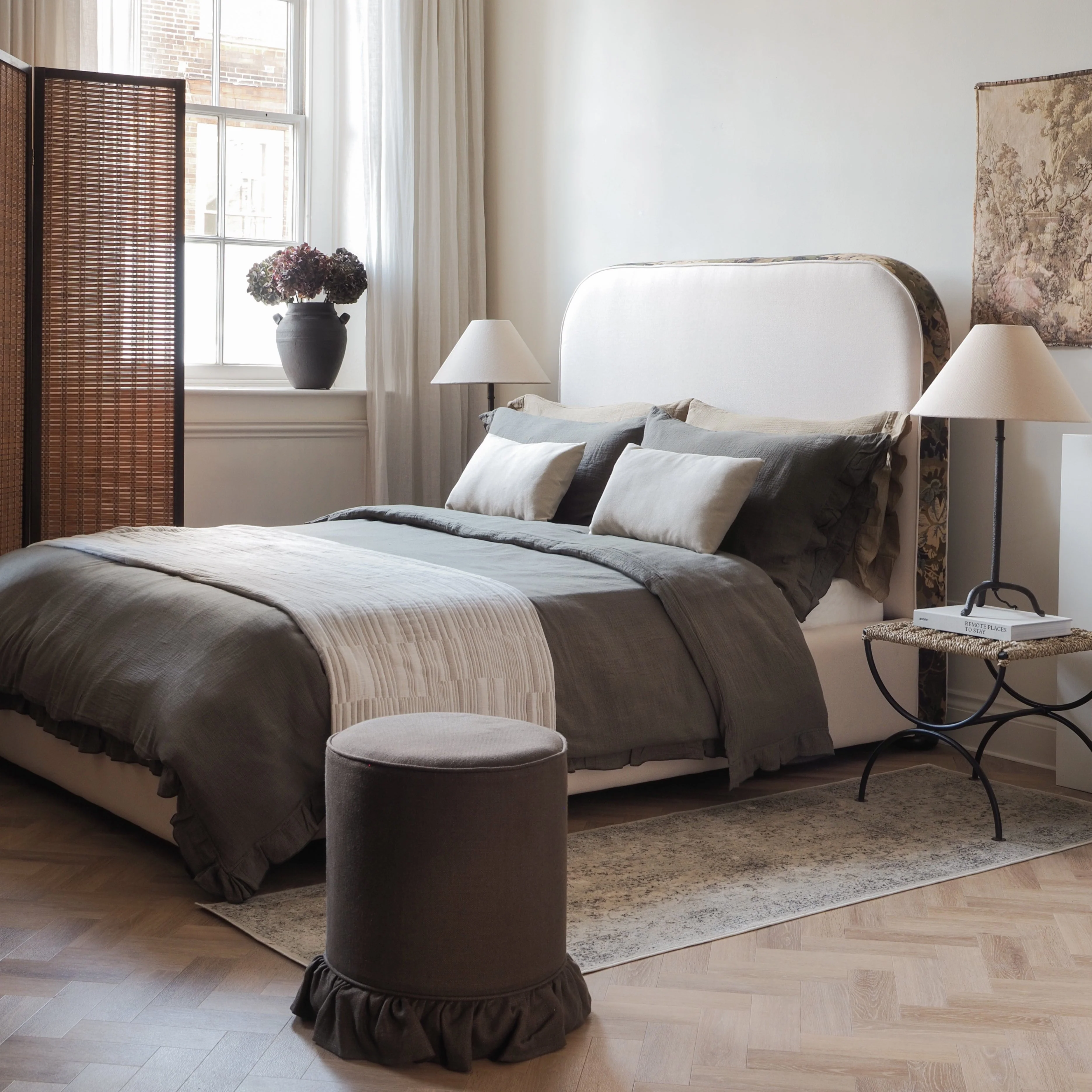 Curve Bed - Ivory - Image 6