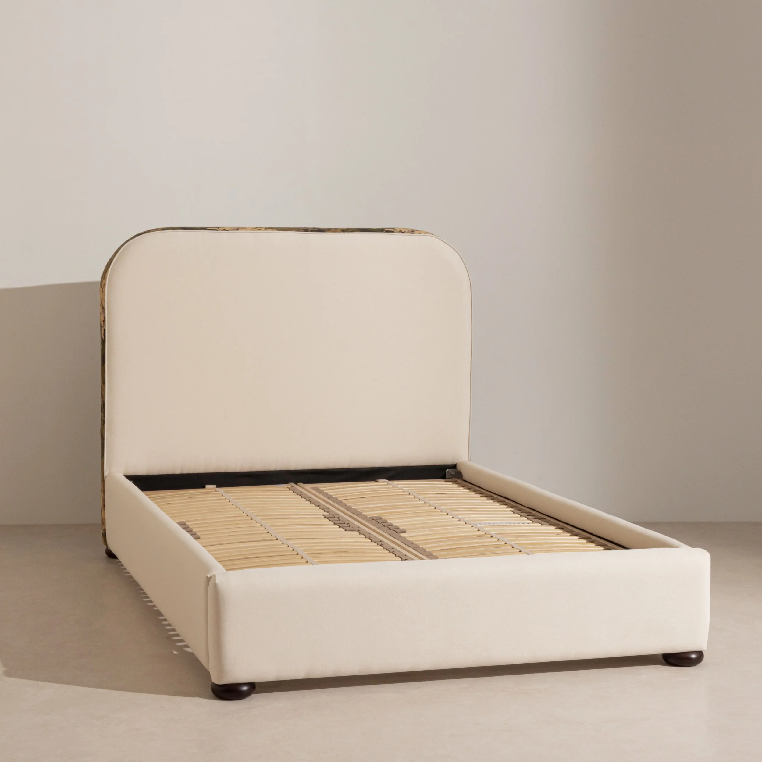 Curve Bed - Ivory - Image 7