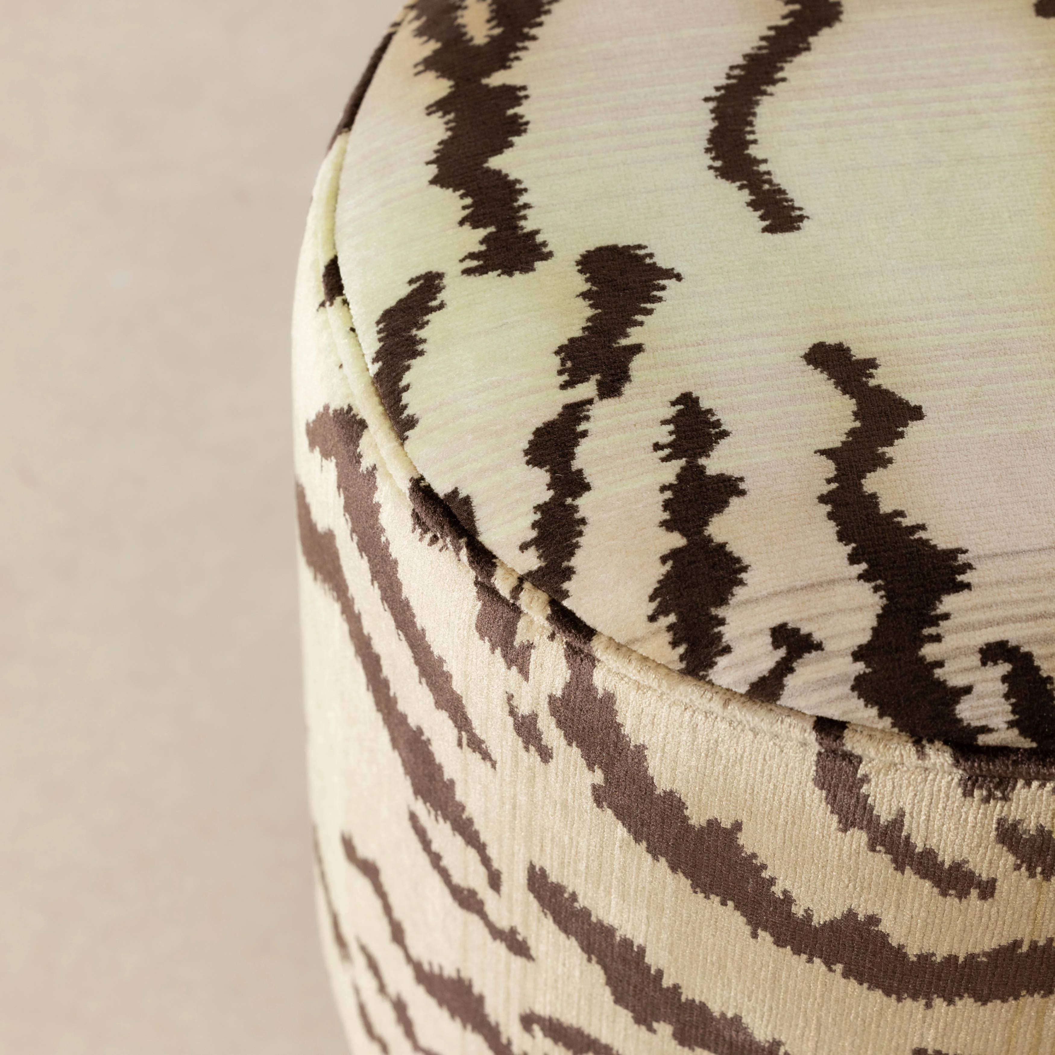 Dual Pouffe - Tiger - Image 2