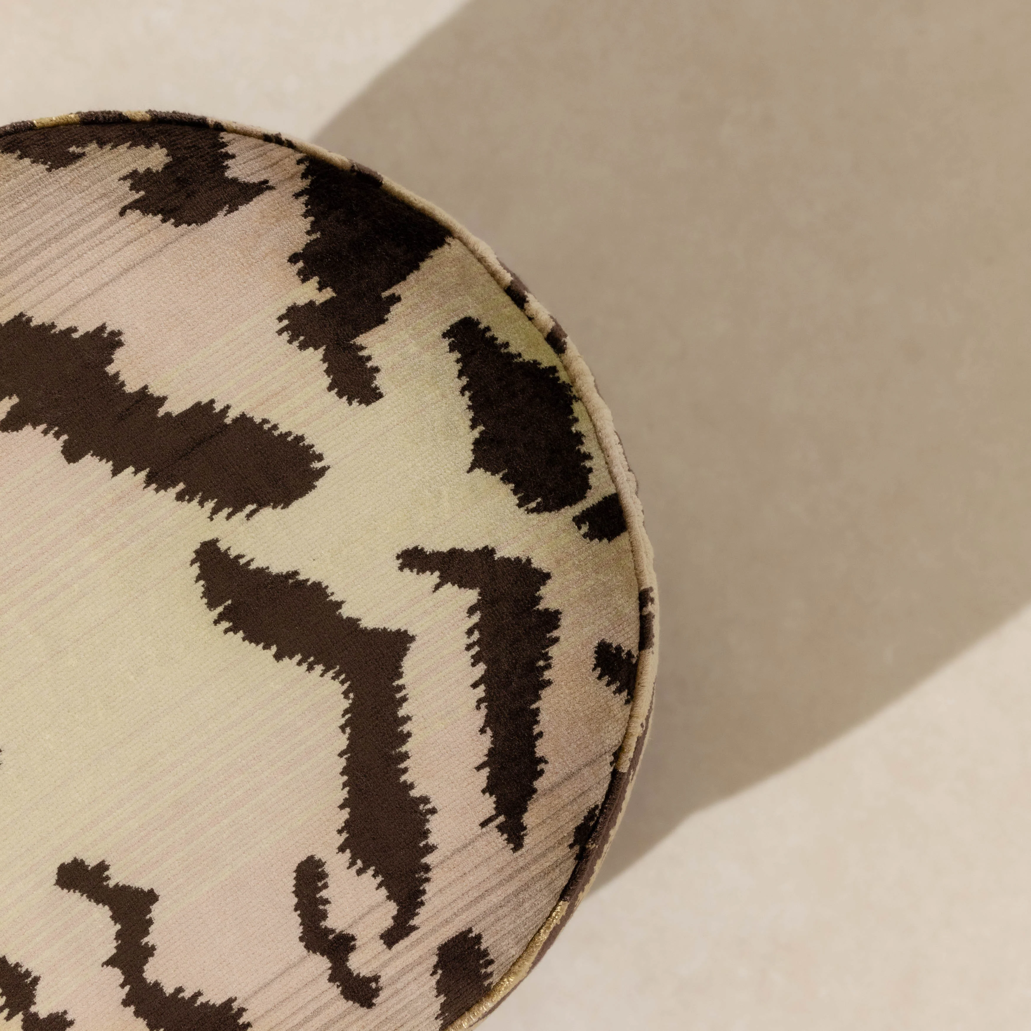 Dual Pouffe - Tiger - Image 3