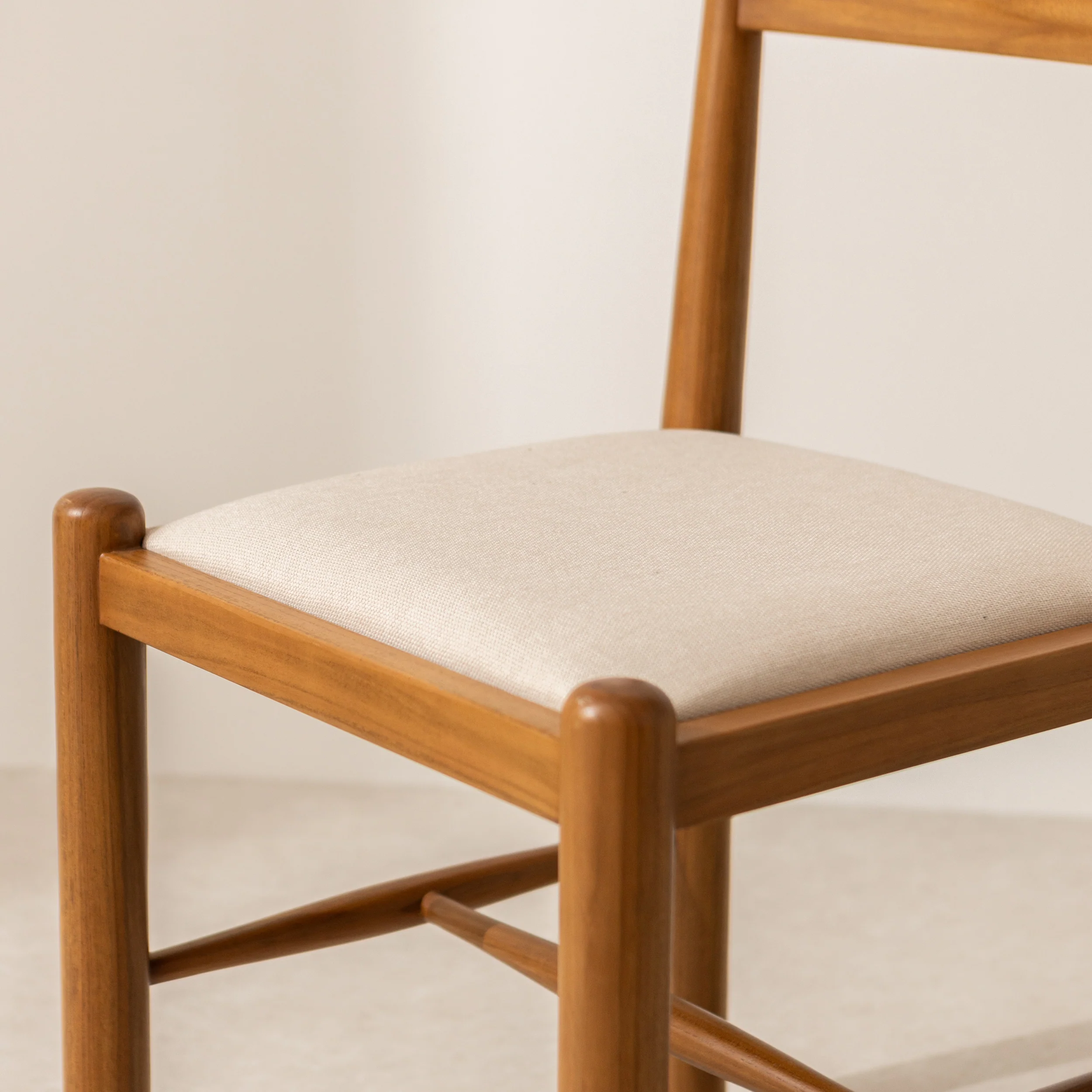 Finials Dining Chair with Upholstered Seat - Image 5
