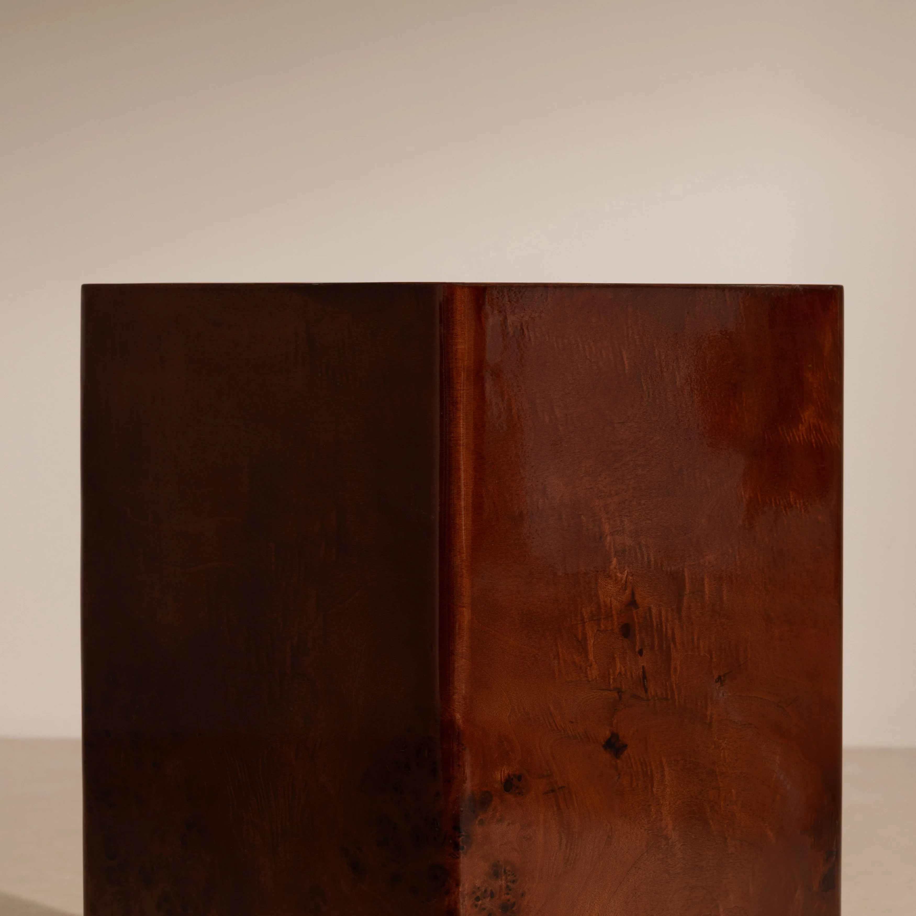 Mahogany Burl Plinth Table - Image 4