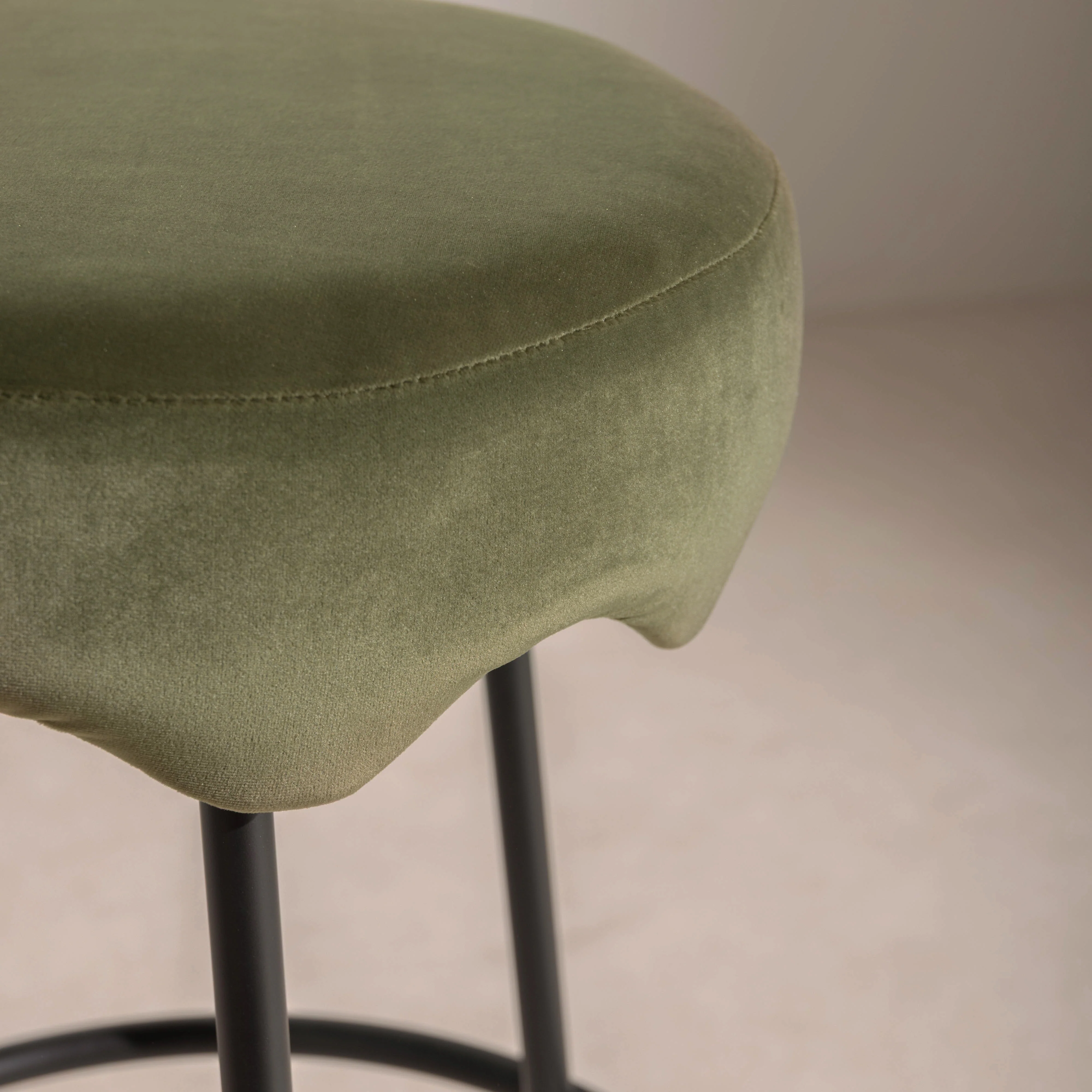 No.17 The Honore Scalloped Bar Stool - Image 4