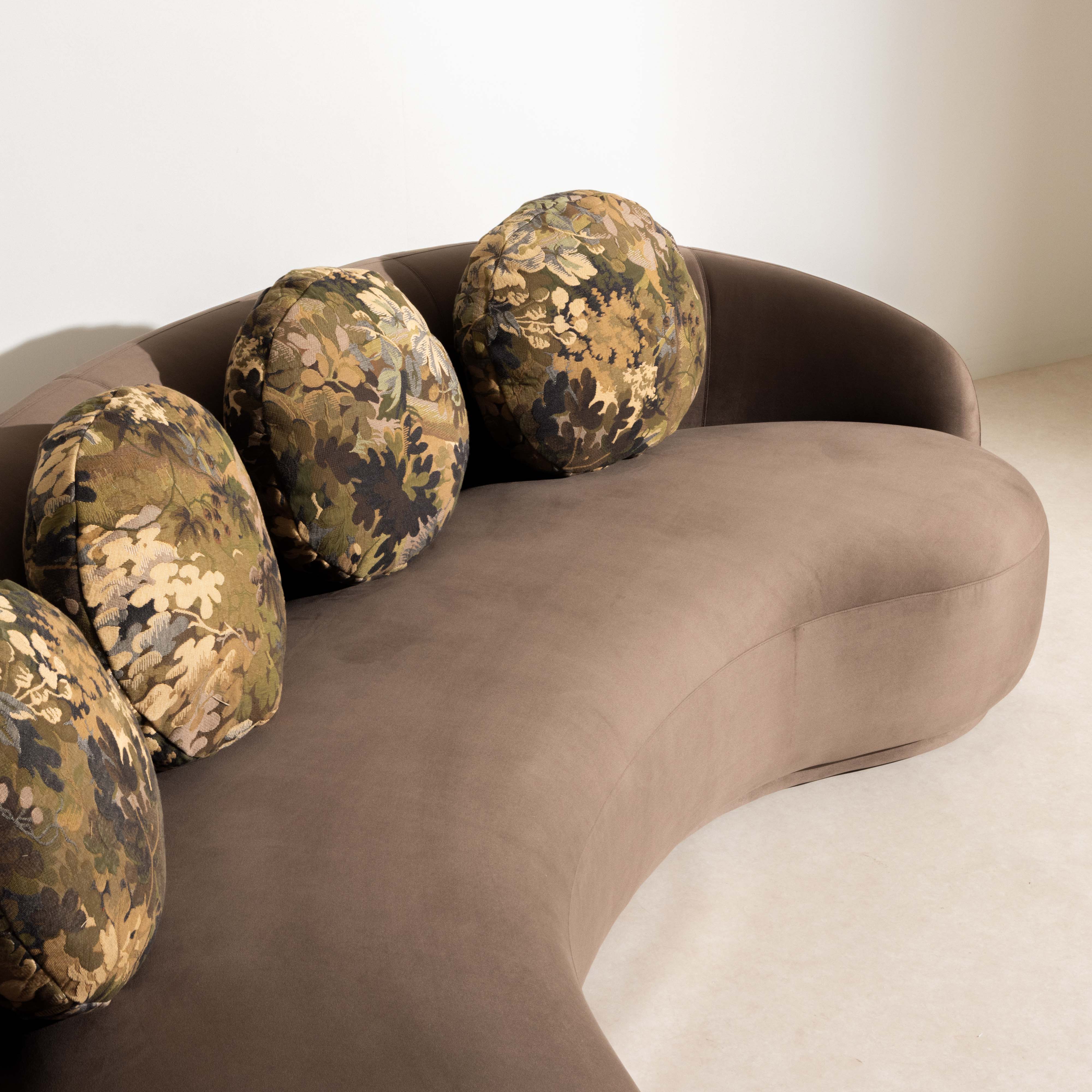 No.17 The Atelier Curved Sofa - Image 11