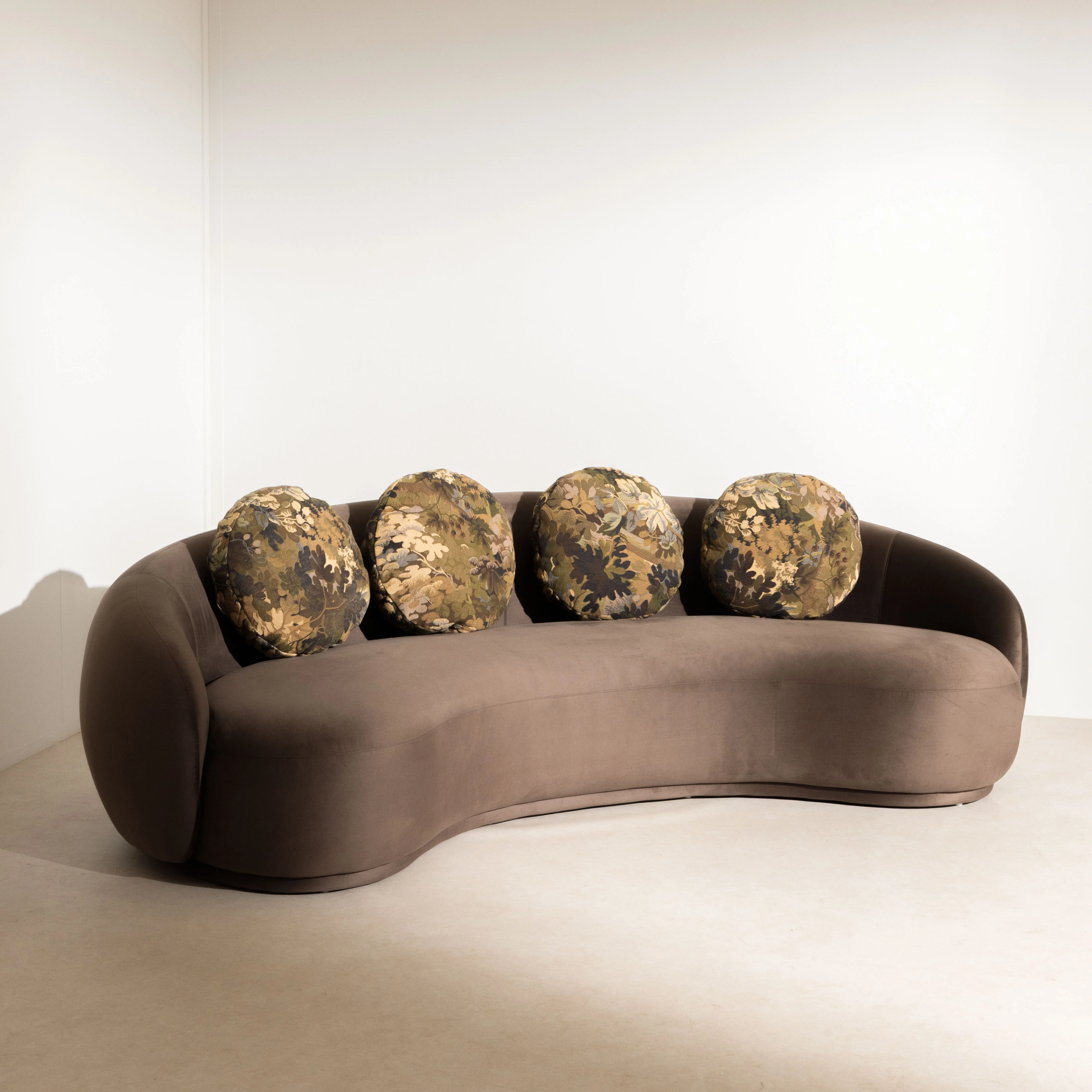 No.17 The Atelier Curved Sofa - Image 6