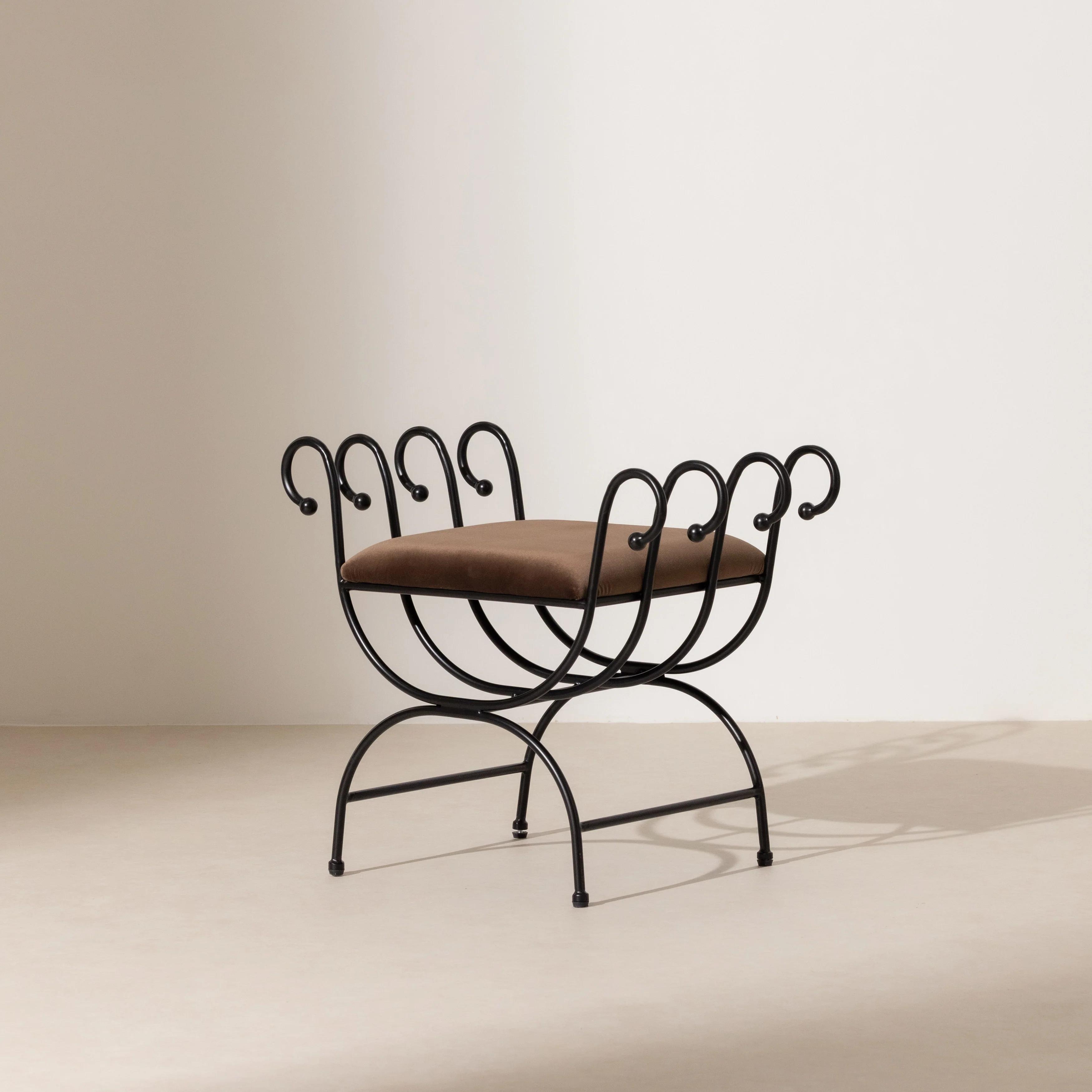 No.17 The Elysée Curls Stool - Image 2