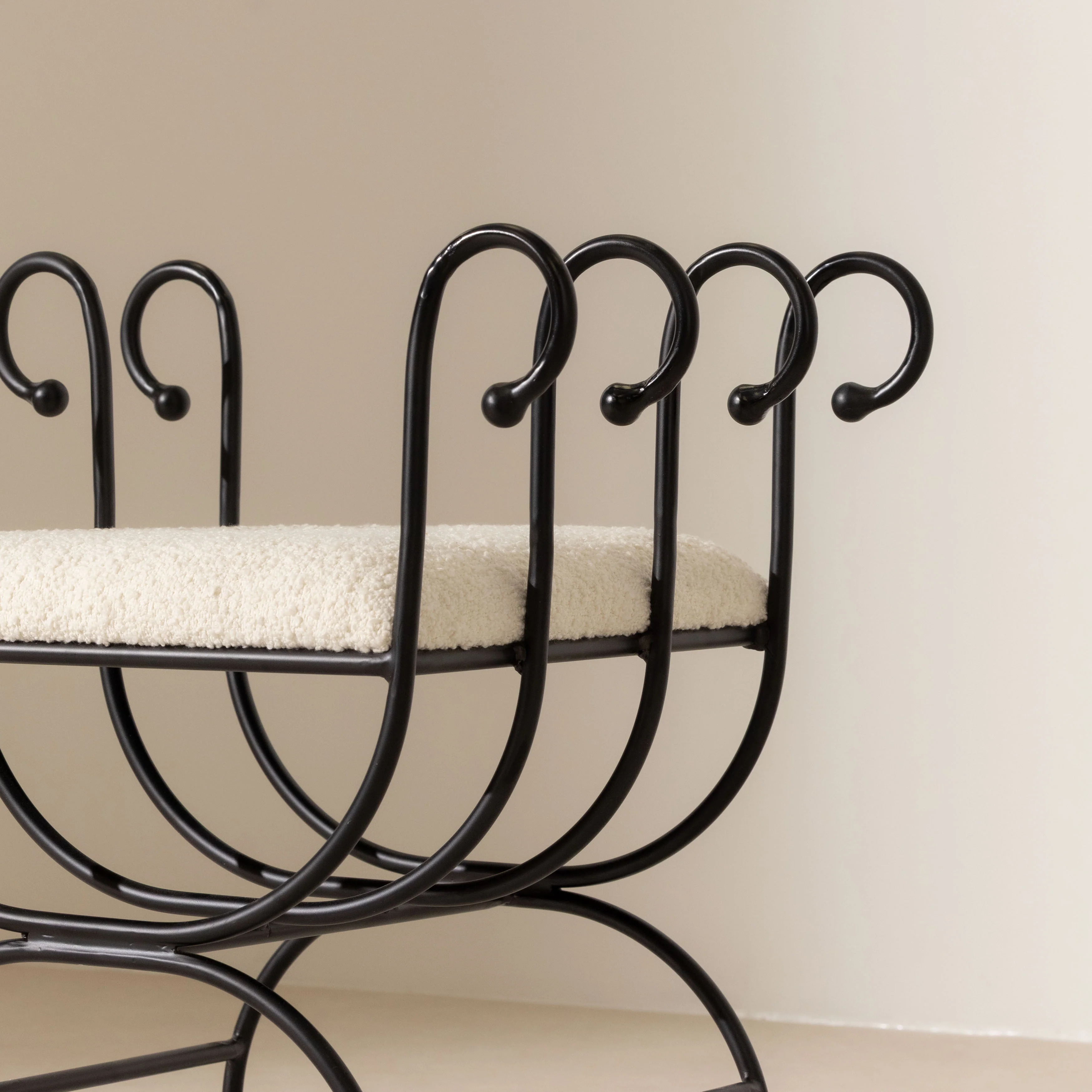 No.17 The Elysée Curls Stool - Image 3