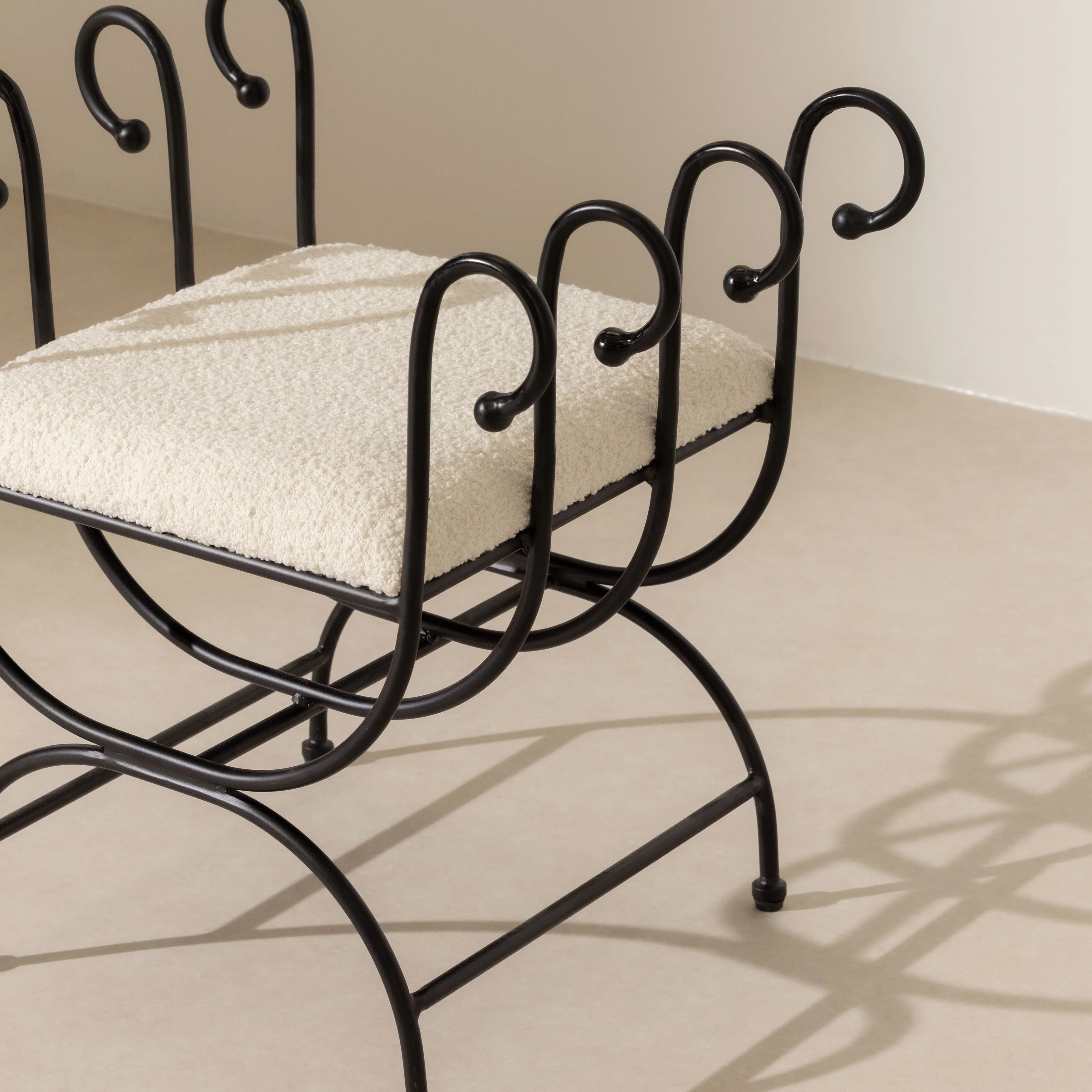 No.17 The Elysée Curls Stool - Image 5