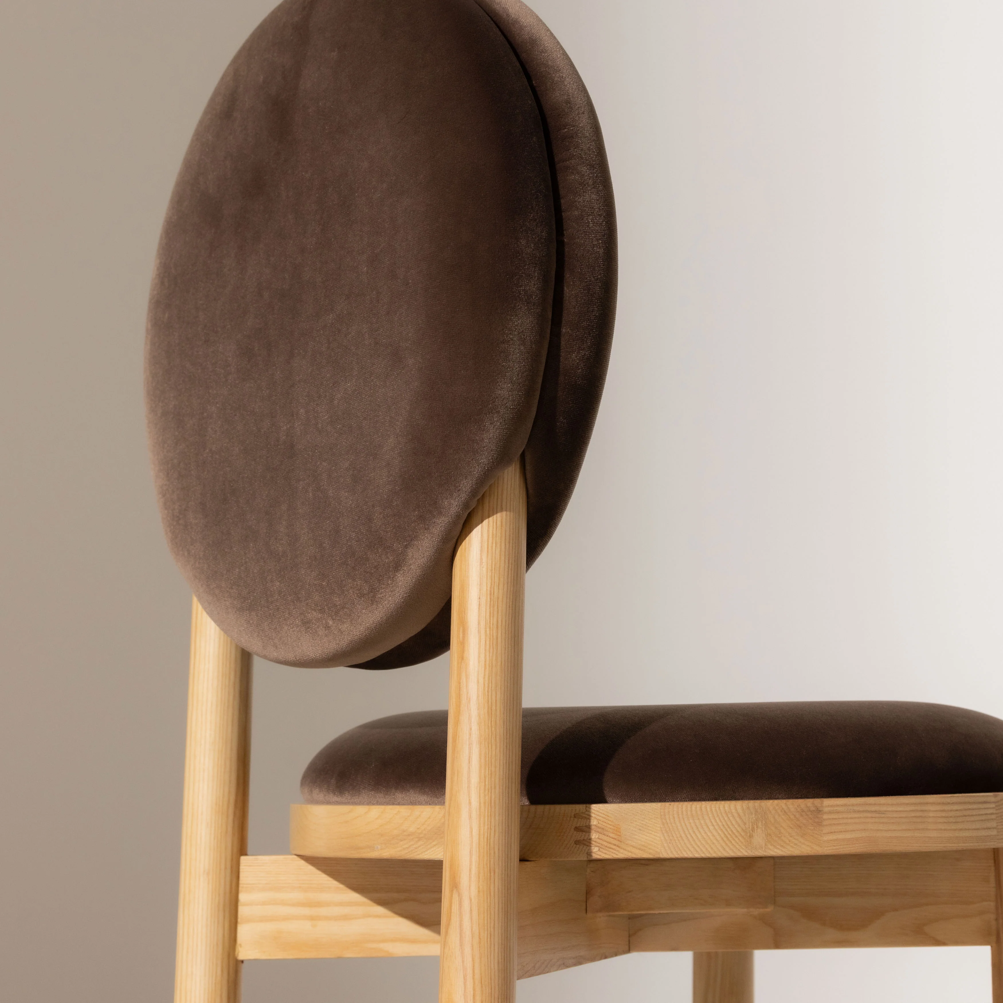 No.17 The Muse Circle Dining Chair - Image 8