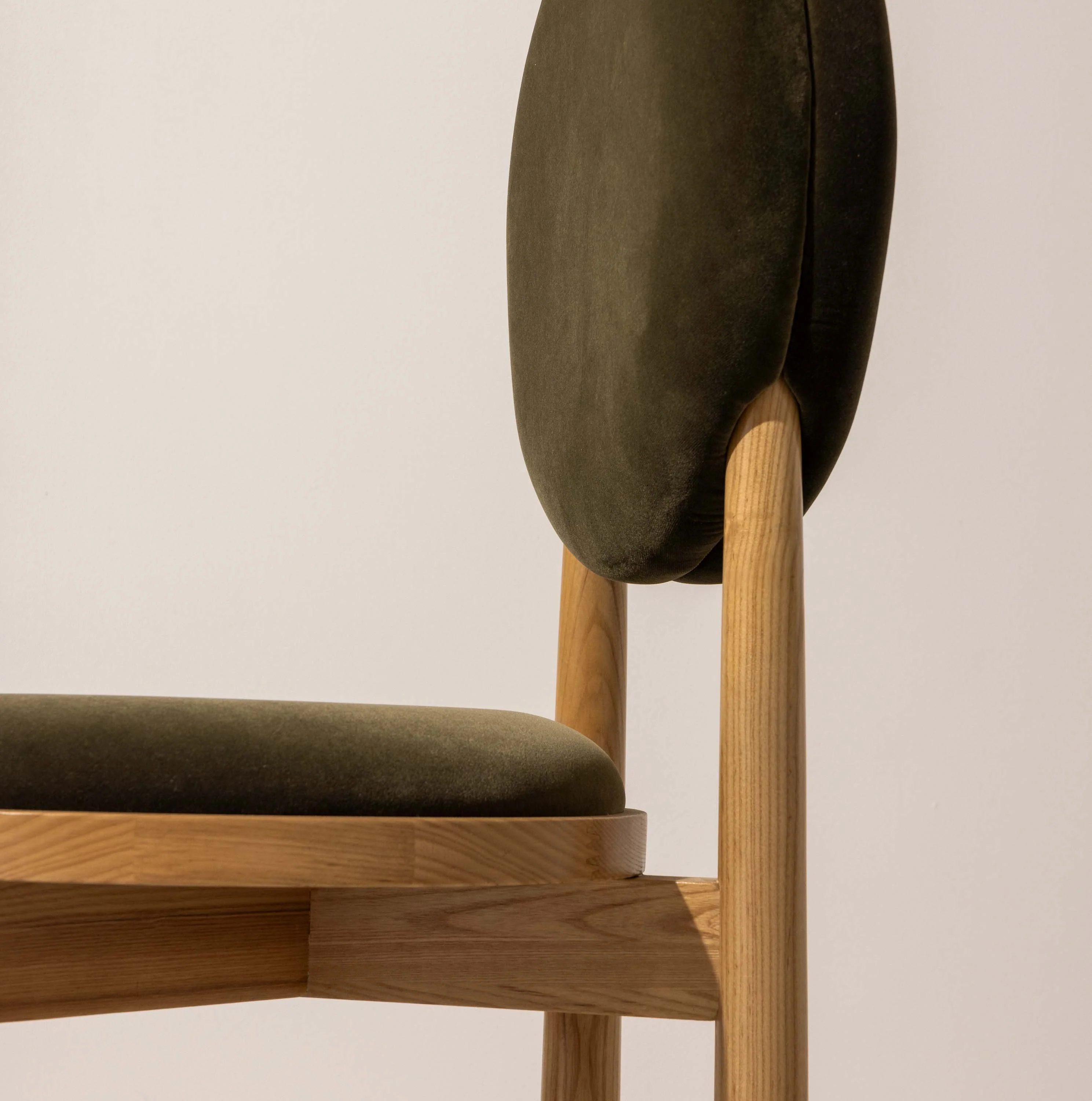 No.17 The Muse Circle Dining Chair - Image 9