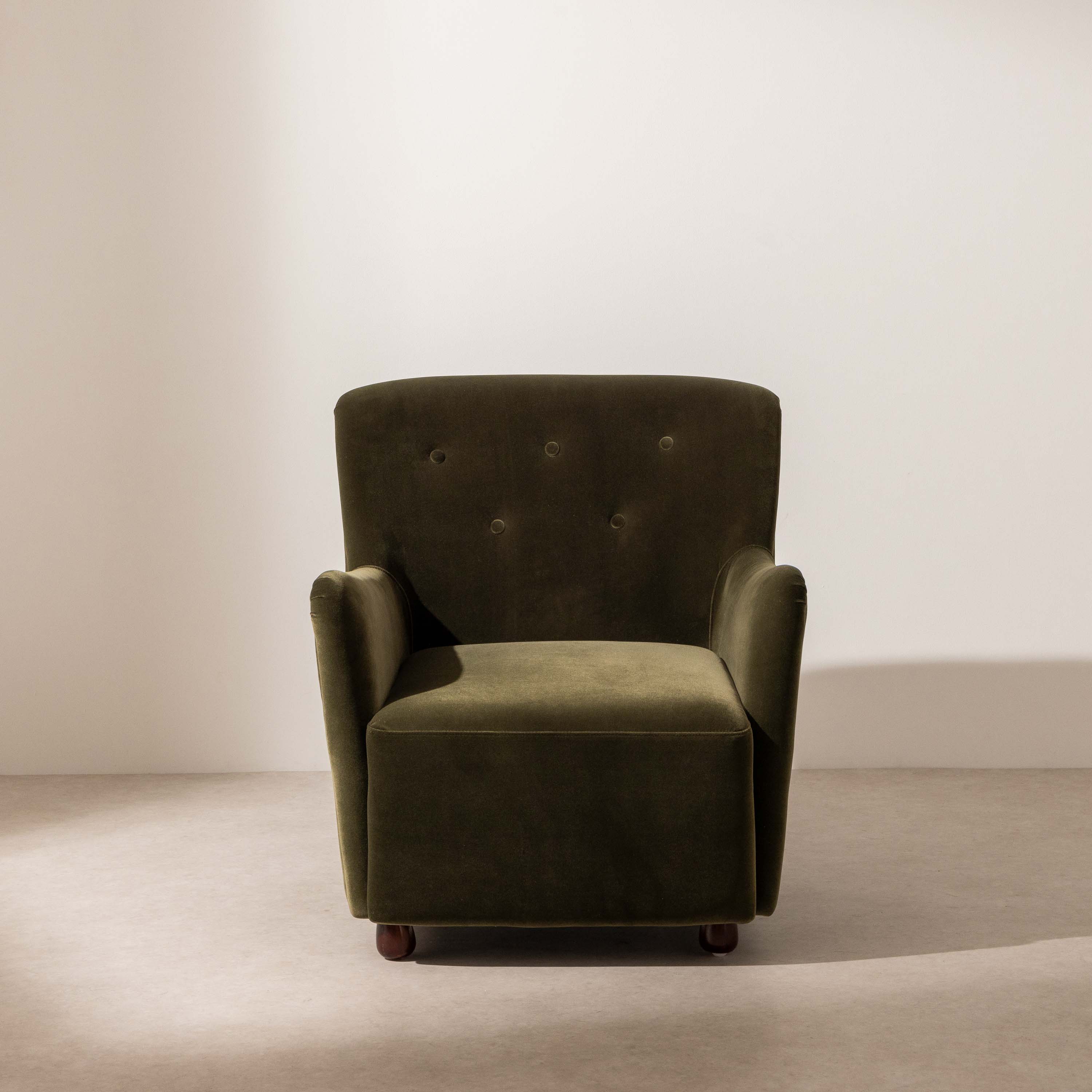 No.17 The Verdant Lounge Chair - Image 4