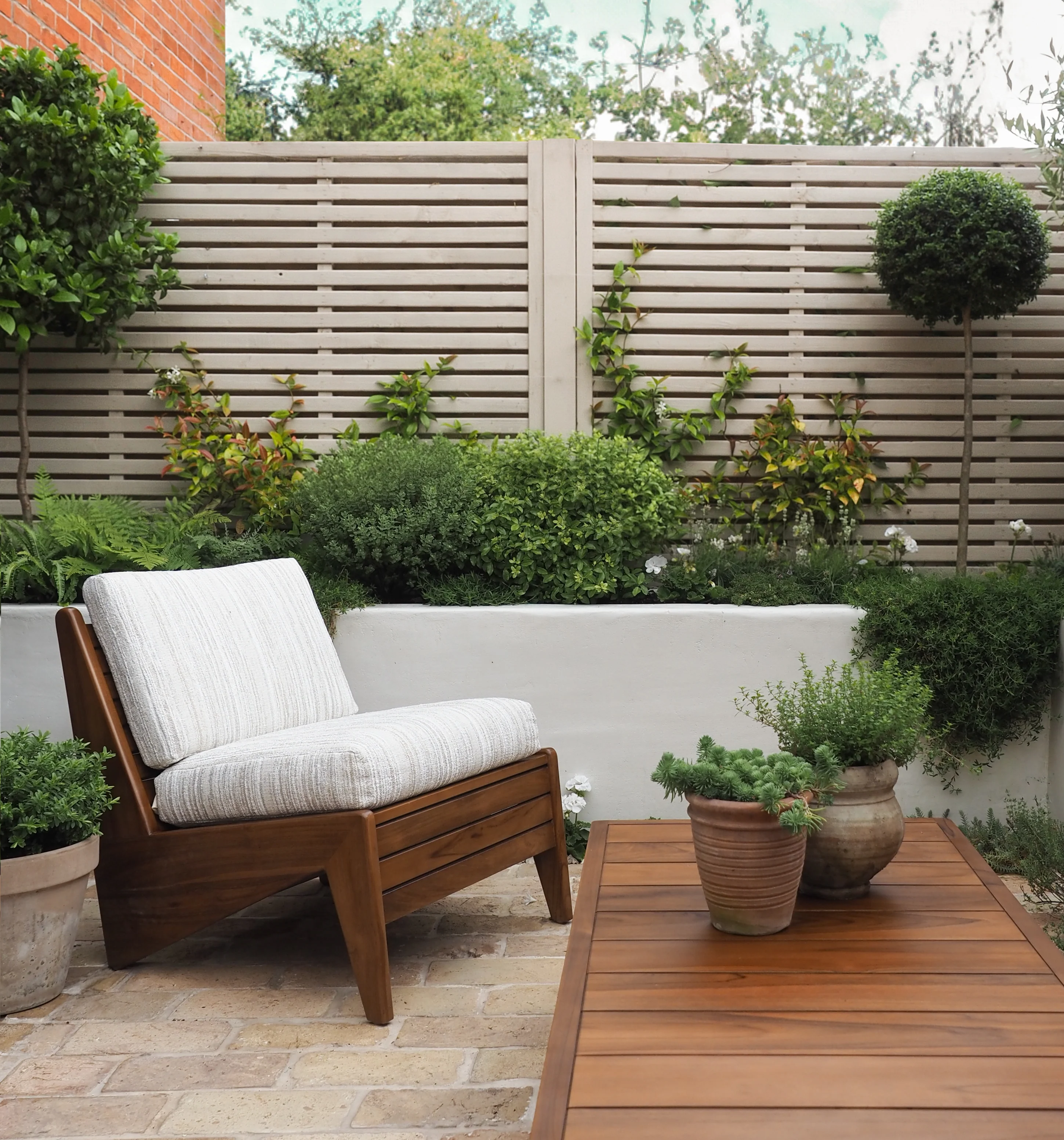 Outdoor Kangaroo Lounge Chair - Image 6